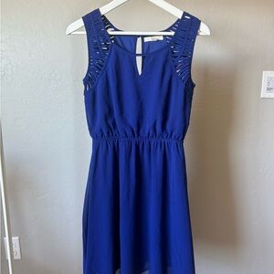 Elegant Blue Sleeveless Dress
